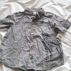Old Navy 4T Giraffe gray shirt never used